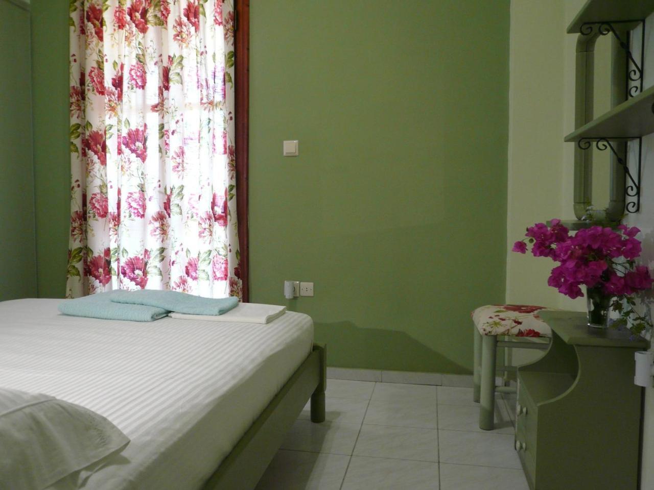 Ifigenia'S Rooms Kardamyli Exterior photo