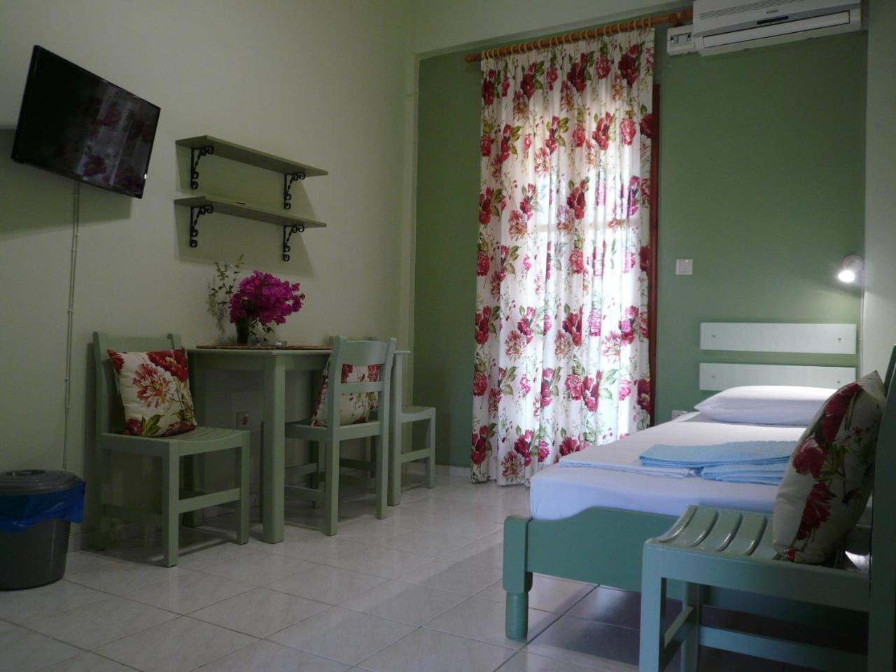 Ifigenia'S Rooms Kardamyli Exterior photo